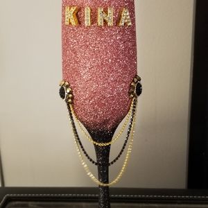 Customized glasses and flutes